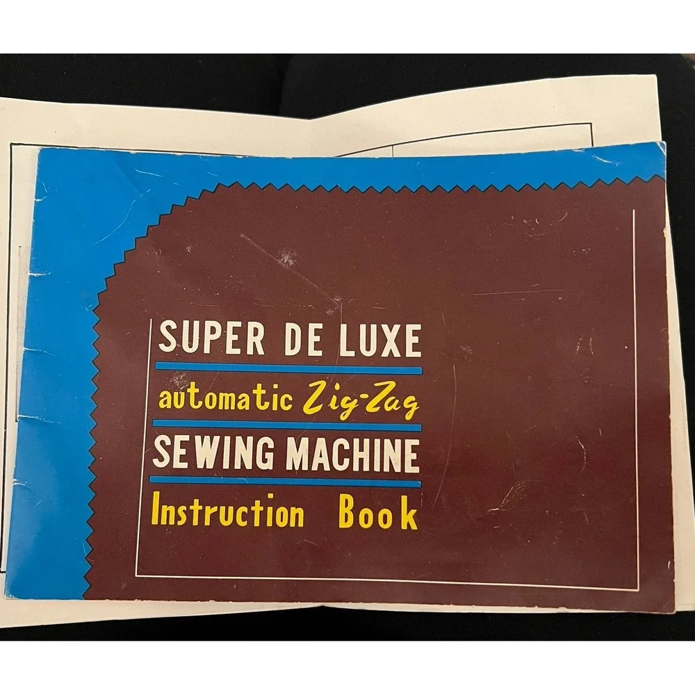 Vintage Deluxe Zig Zag Attachment Sewing Machine Cams 18 Original Pink Case Book